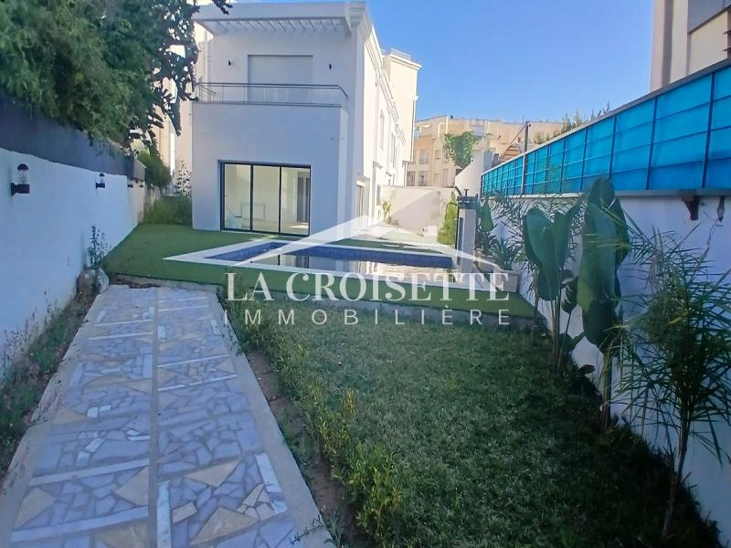 Villa S+5 avec piscine aux Berges du Lac 2